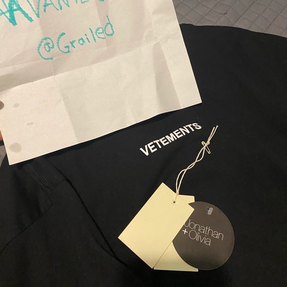 Vetements AW20 Long Sleeve T-Shirt - Picture 6 of 6